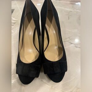 Vintage Ann Taylor Black Suede Bow Heels (8M) Used twice 💕💕🔥🔥🔥